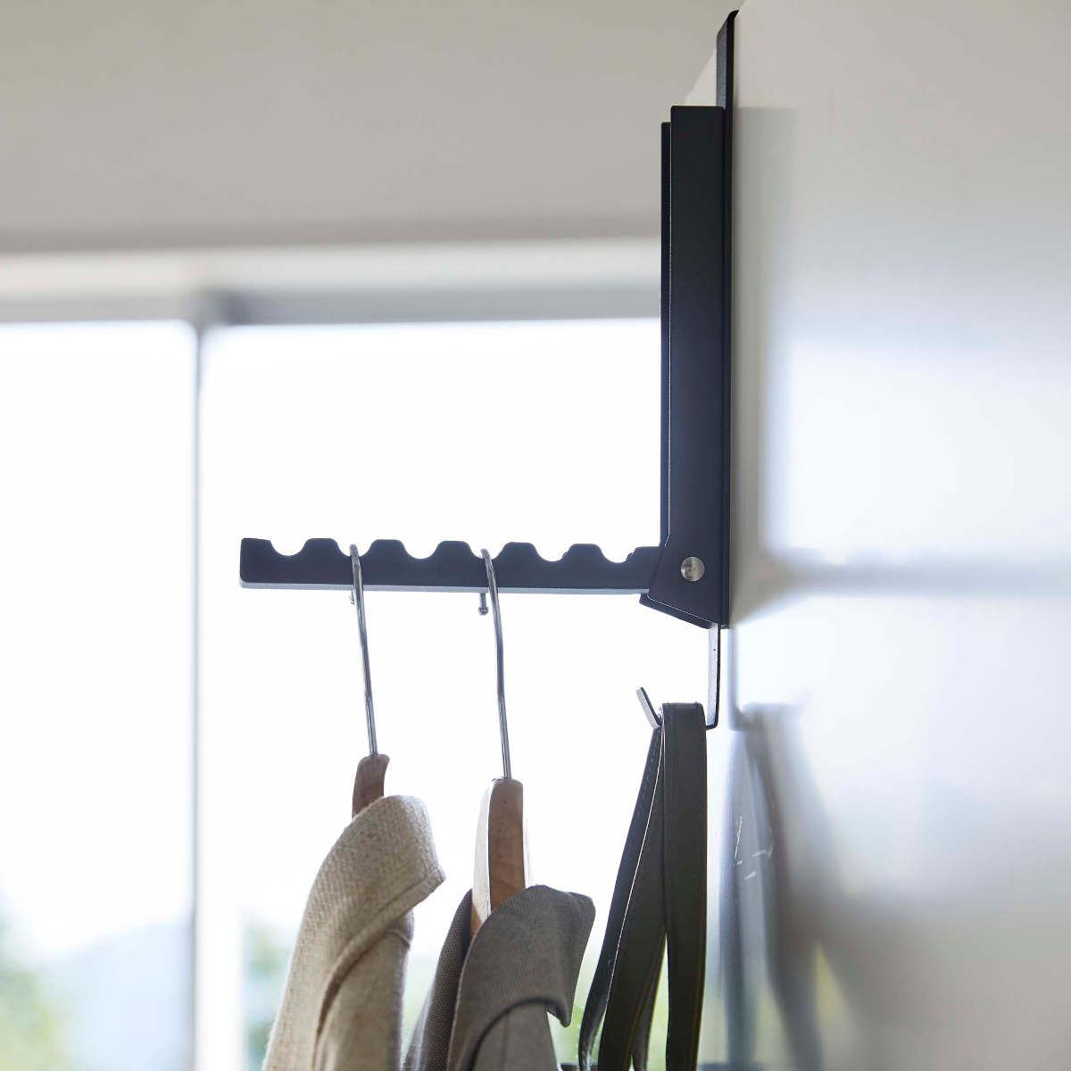 tower 山崎実業 使わない時は収納できるドアハンガー （ 4903208055147