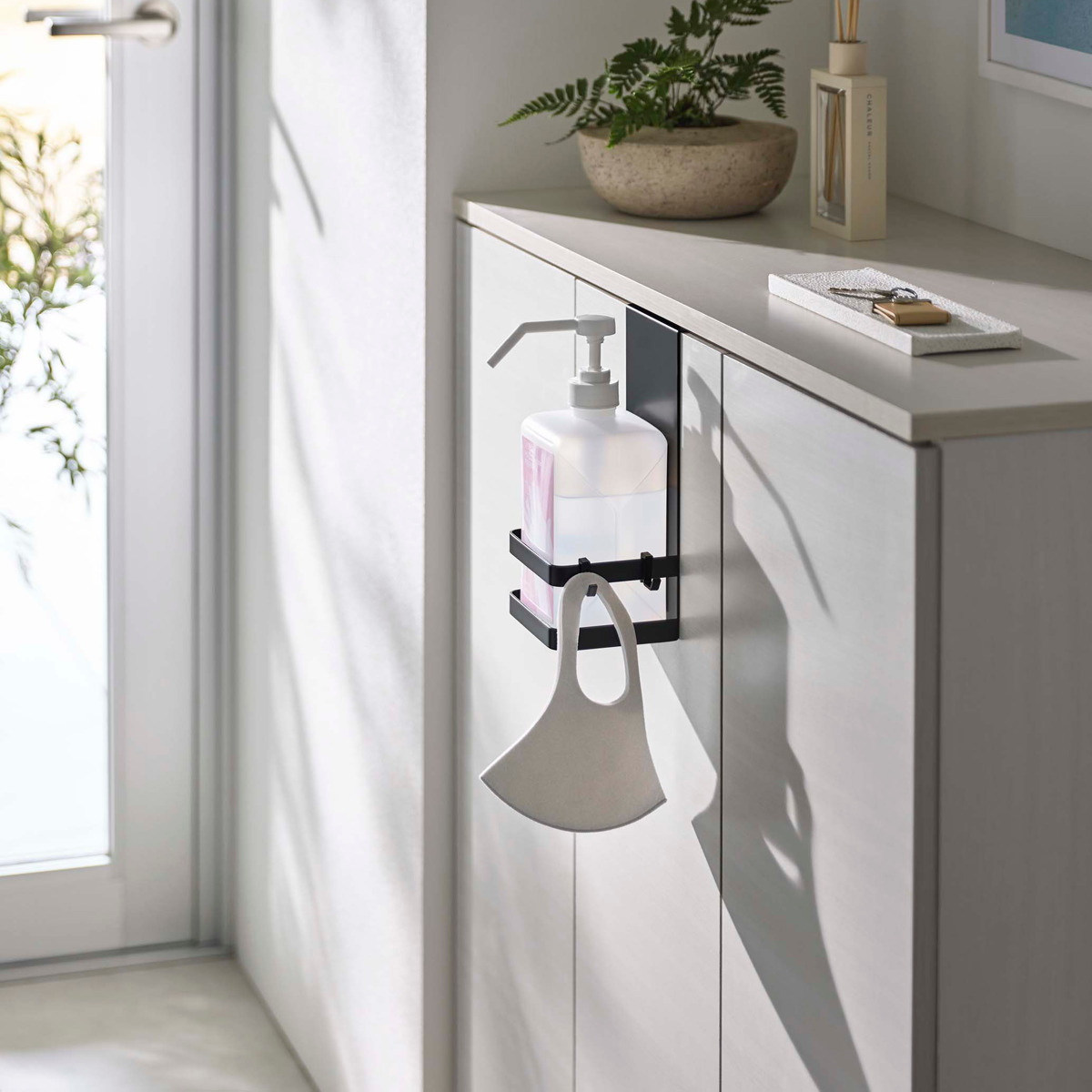 tower 山崎実業 引っかけアルコール除菌ボトルラック タワー