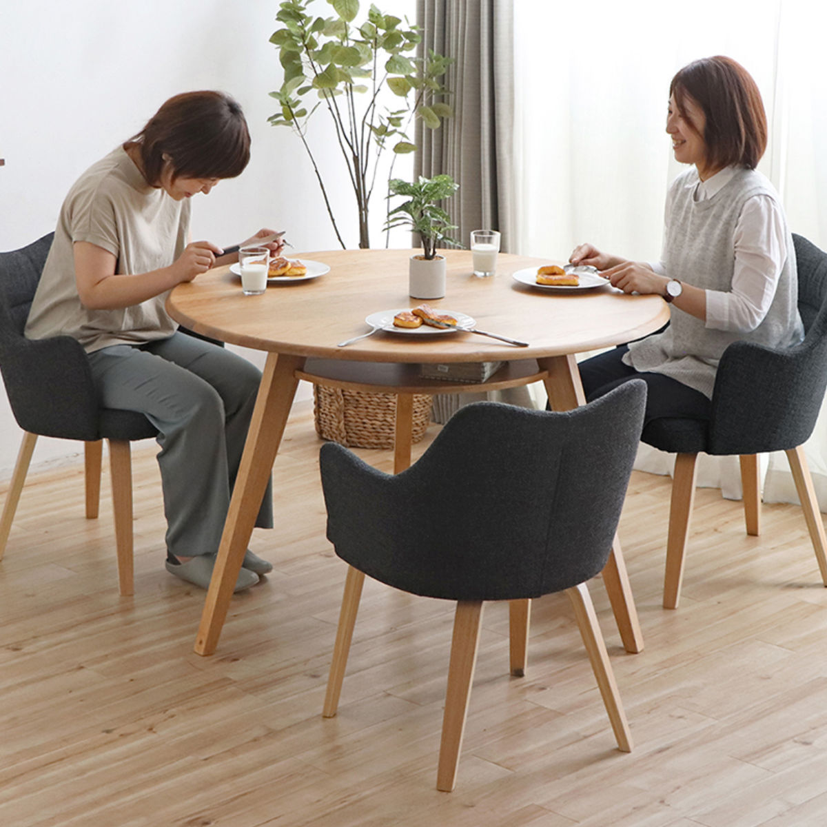 東馬（Tohma） ダイニングテーブル 円形 幅110cm シーナ 木製 オーク