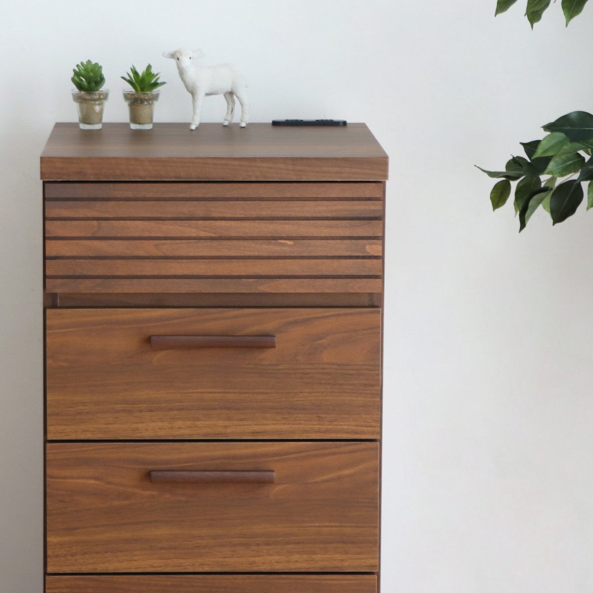 東馬（Tohma） チェスト 4段 コンセント付 テクター 幅44cm （ 収納棚