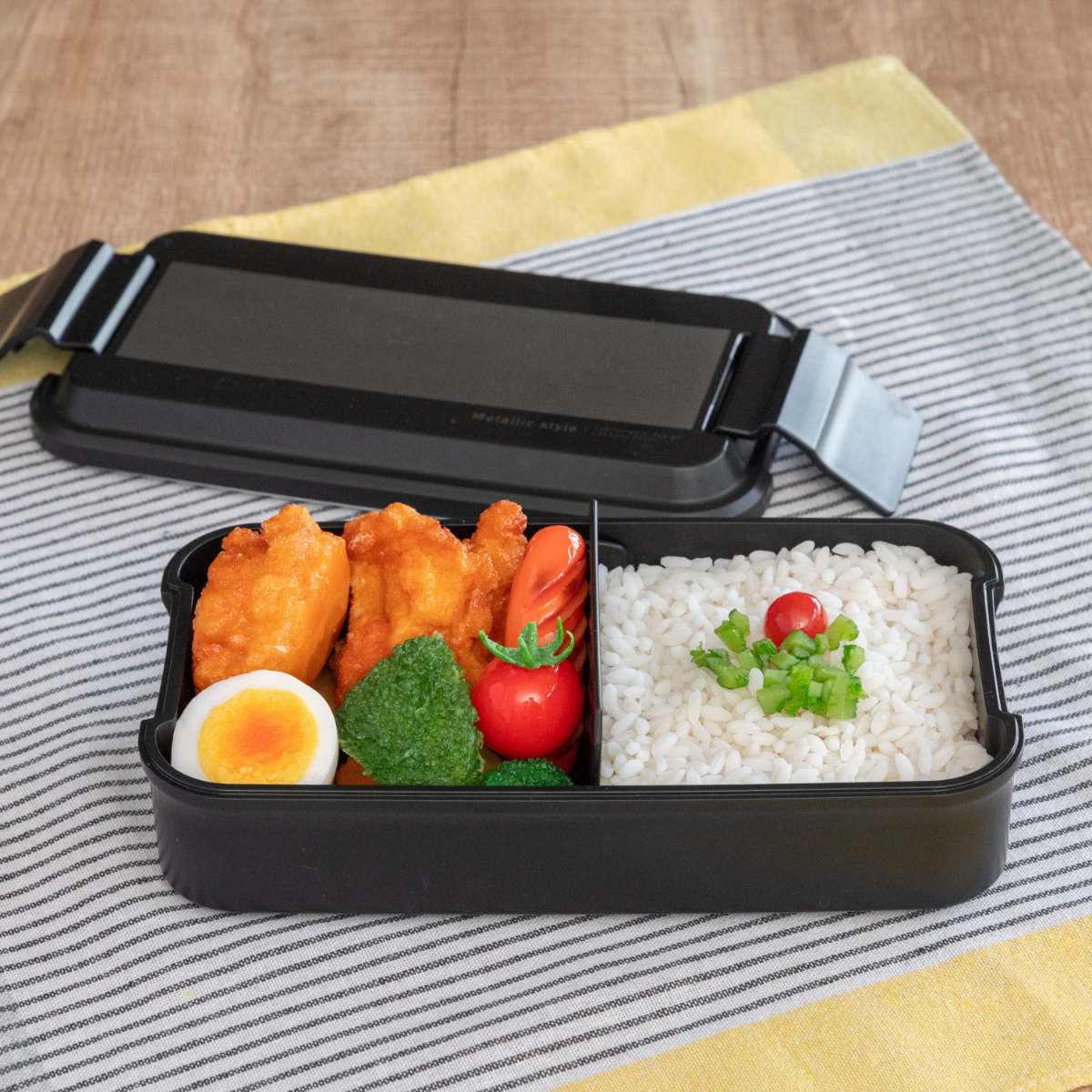 OSK（オーエスケー） お弁当箱 メタリックスタイル 850ml 1段 （ 弁当