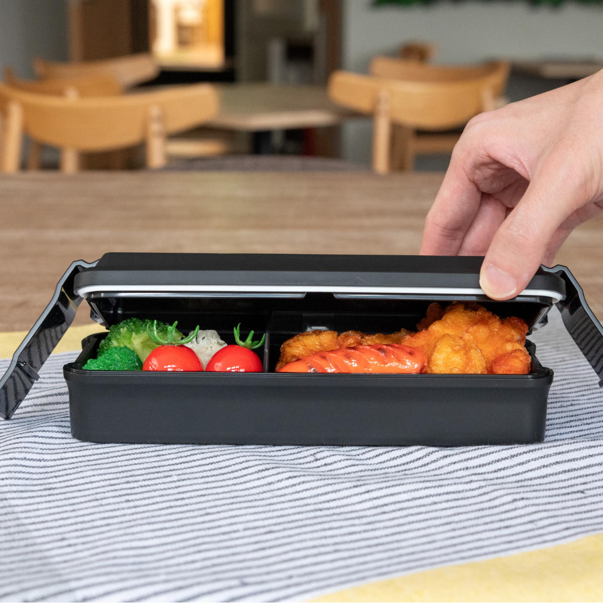 OSK（オーエスケー） お弁当箱 メタリックスタイル 850ml 2段 保冷