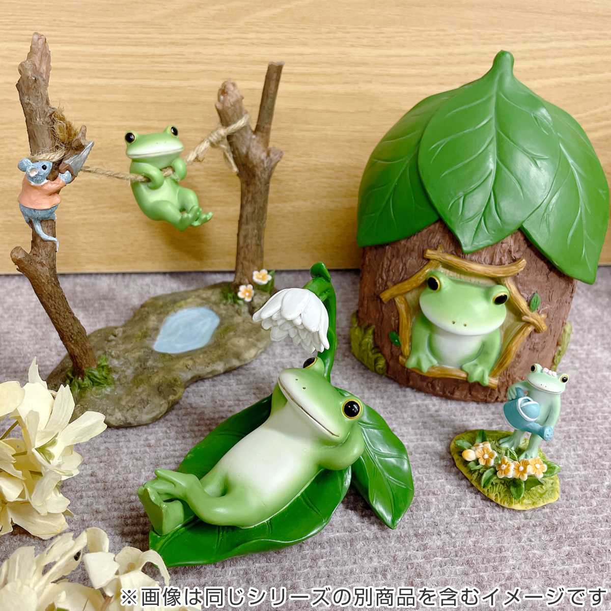 コポー 葉っぱに寝転ぶカエル カエル 置物 （ Copeau 置き物