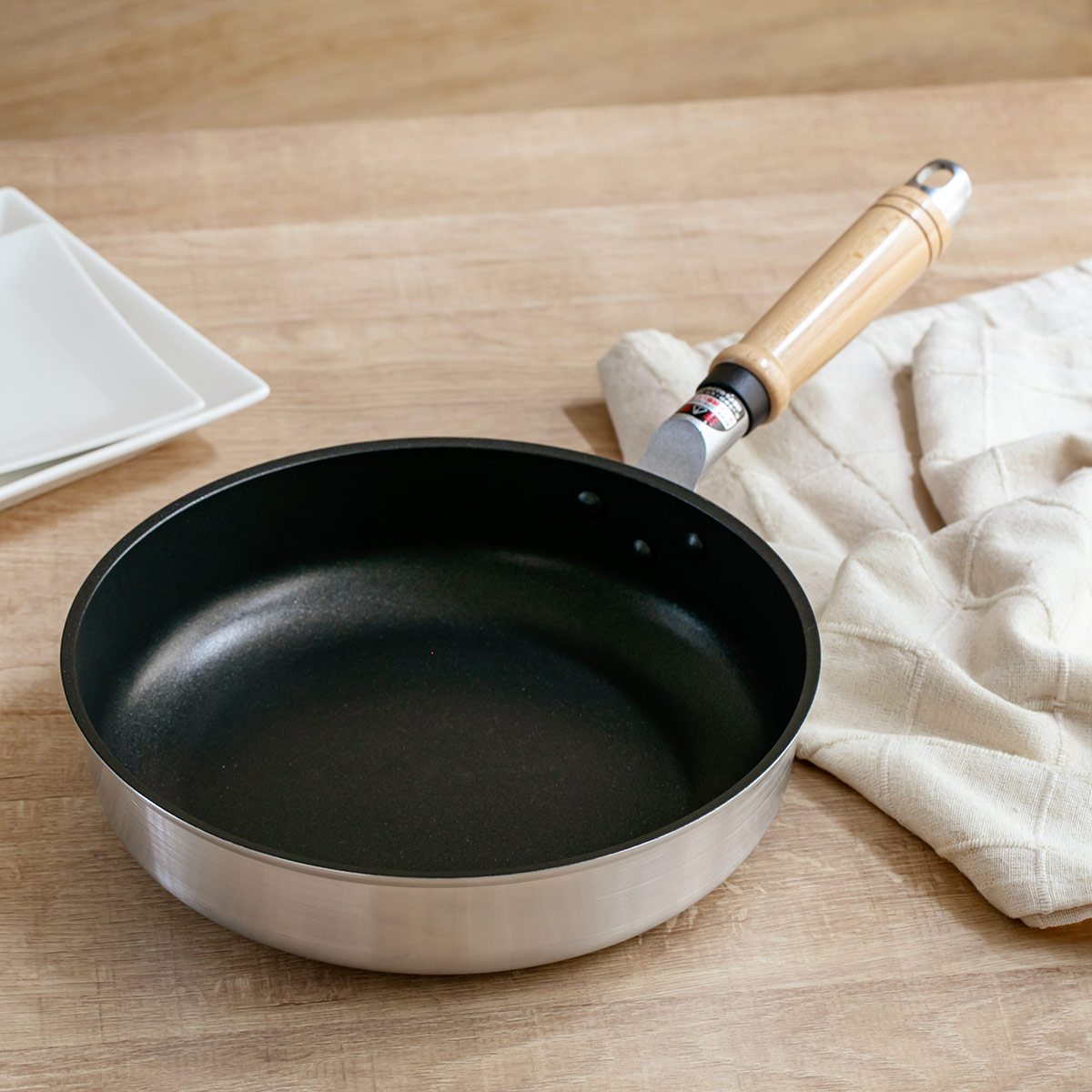 北陸アルミニウム フライパン 26cm ガス火専用 新マイスタープレミアム