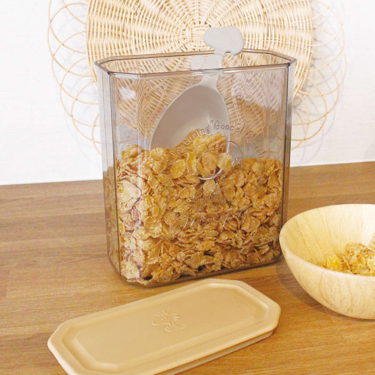 錦化成 保存容器 2.2L スヌーピー シリアルケース （ 計量カップ付き