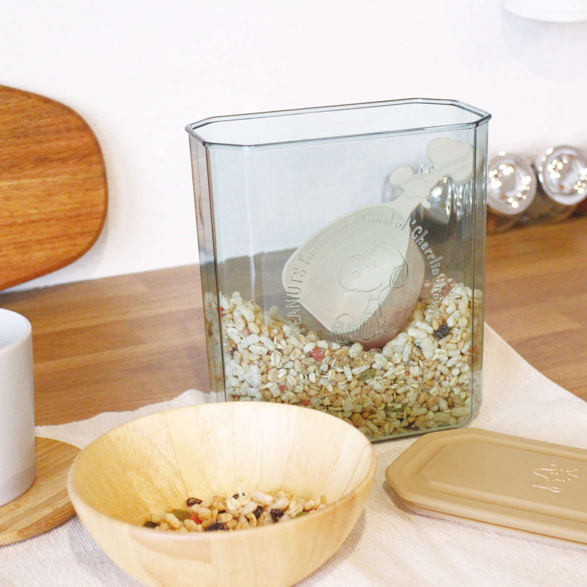 錦化成 保存容器 2.2L スヌーピー シリアルケース （ 計量カップ付き