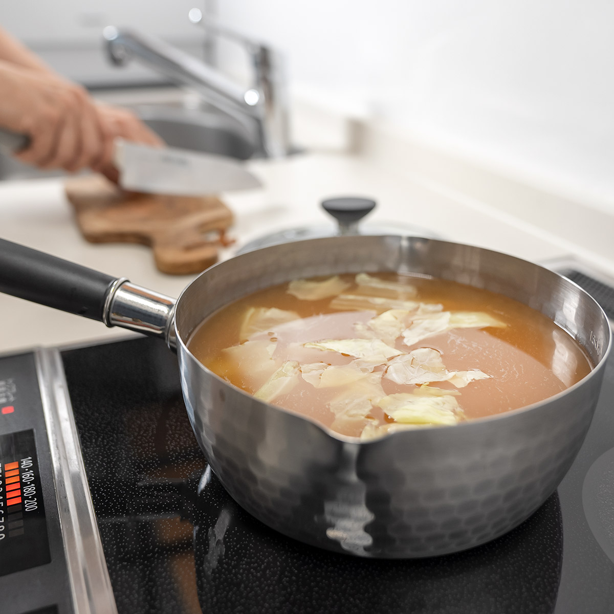 タマハシ 槌目雪平鍋 20cm 蓋付き 銀鱗 ステンレス製 日本製 （ 燕三条