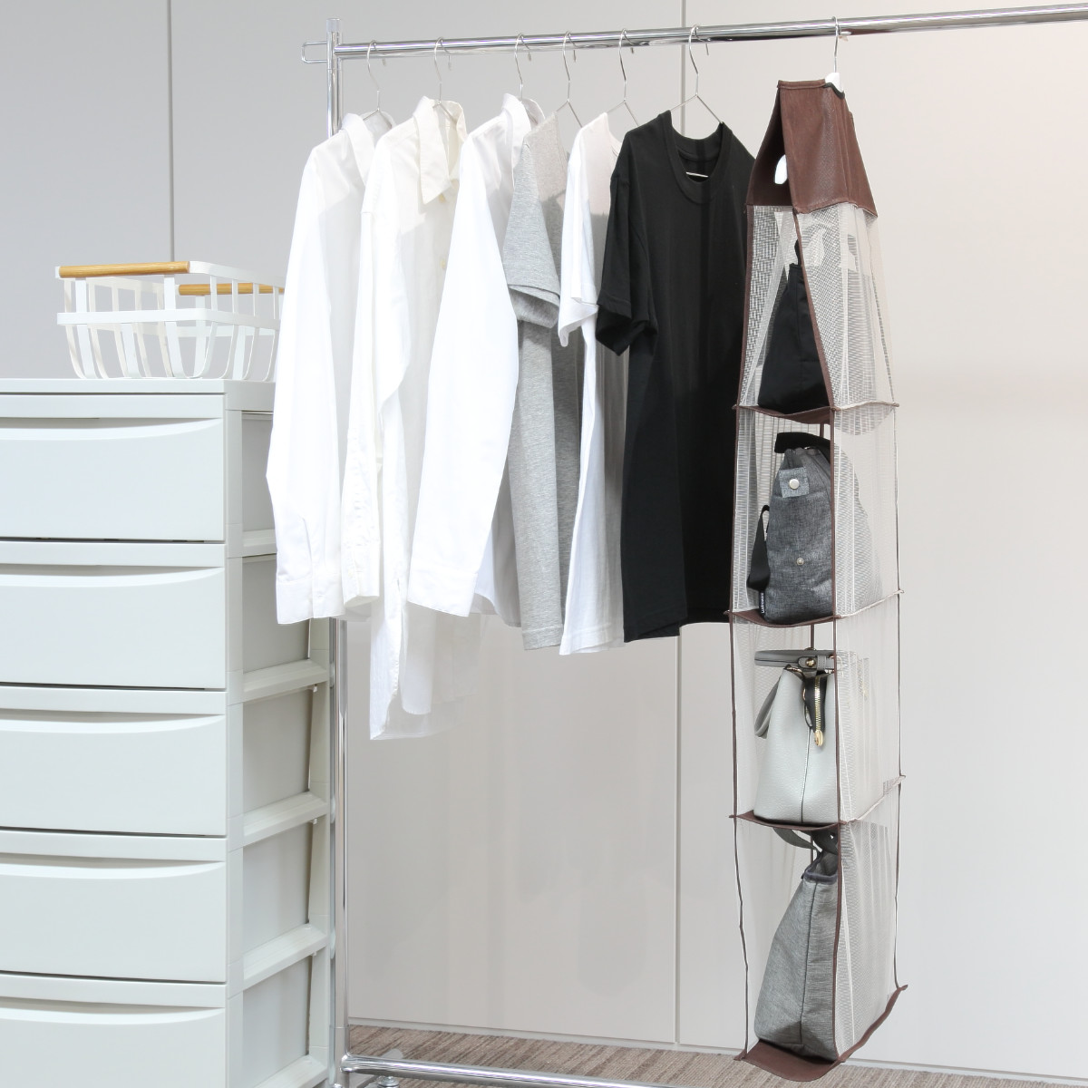 アイメディア 吊り下げ収納 パッと見えるバッグ収納ラック 4段 （ 吊り