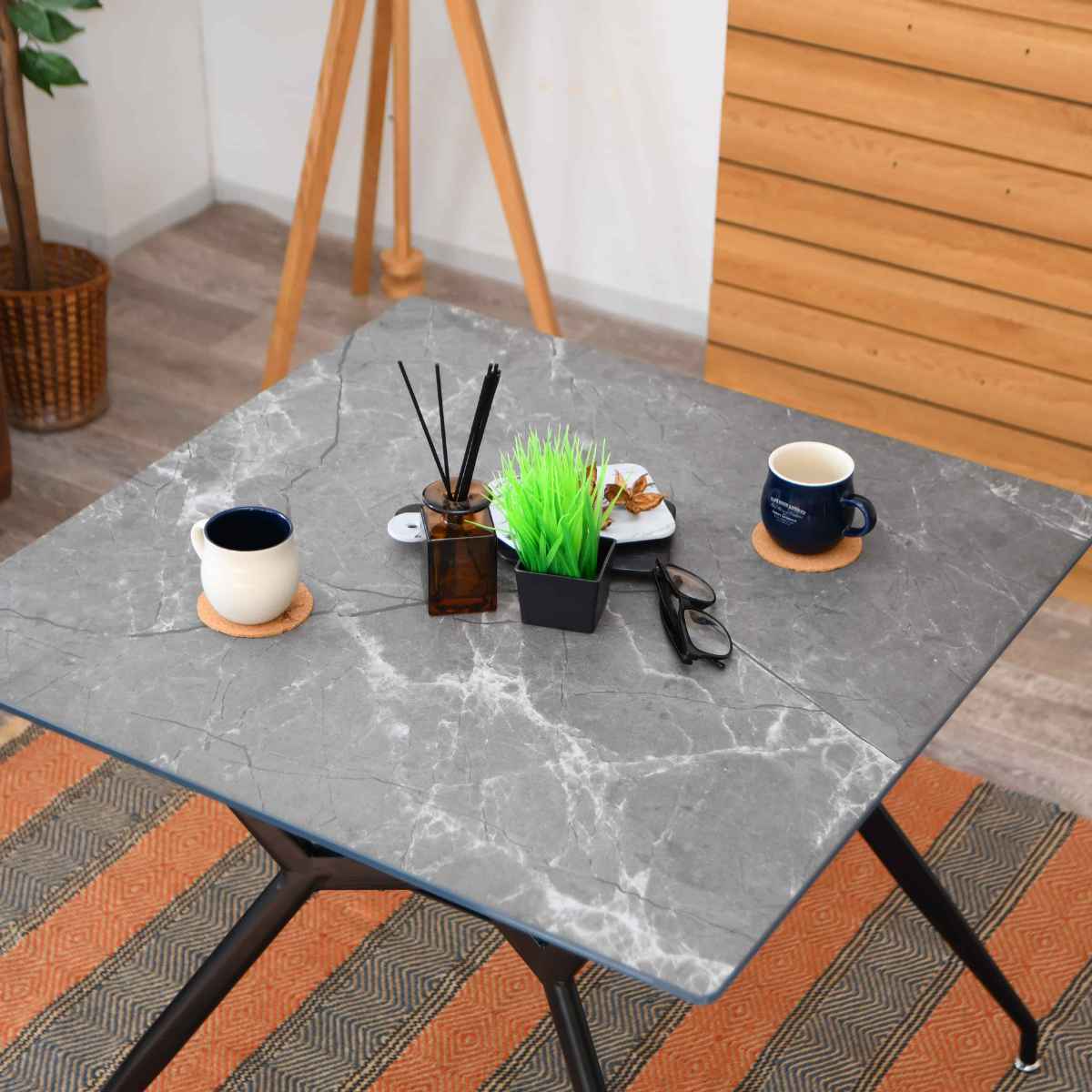 ダイニングテーブル 2人掛け 大理石調 収納スペース付き 幅80cm （ 石