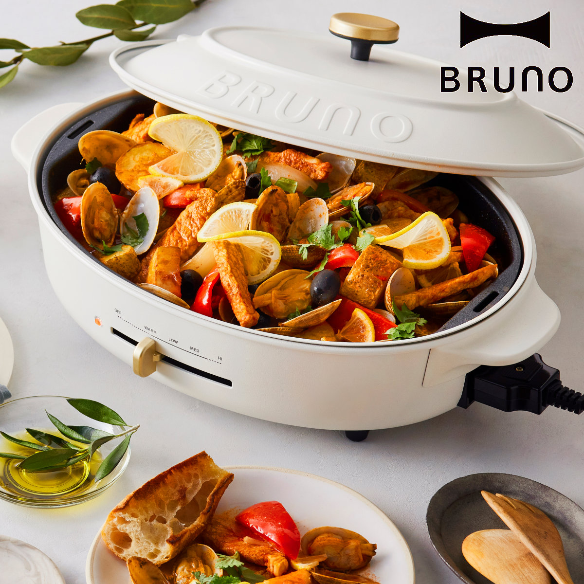 BRUNO Crassy+　オーバルホットプレート　未使用　ビカチュウ BRUNO crassy+ オーバルホットプレート たこ焼きプレート付き 蓋付き