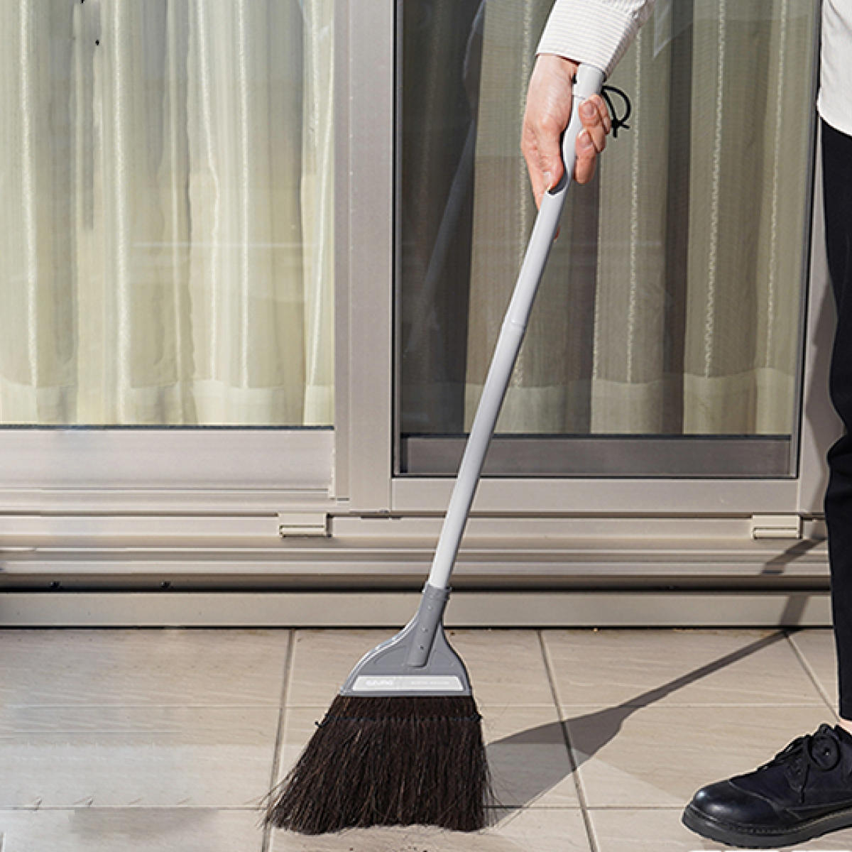 ほうき 長さ74cm 黒シダほうき短柄 （ シダほうき 玄関 箒 短柄タイプ しなやか 掃き掃除 掃除用品 ）