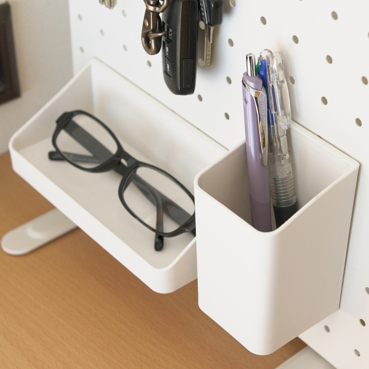 ペグボード 幅45×高さ30cm ハンドル付き 卓上 収納 （ パンチング