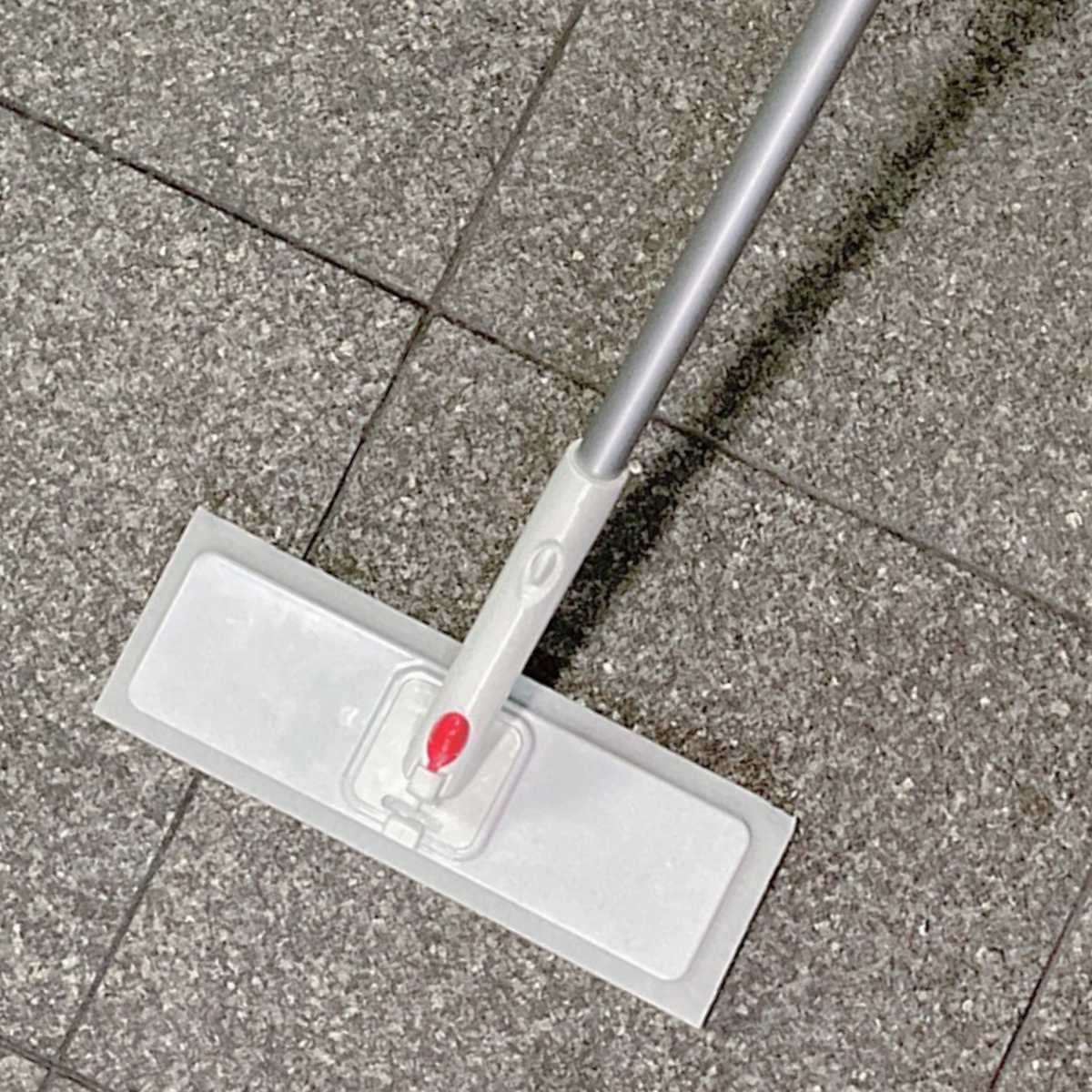 ベランダ・玄関ブラシ 伸縮柄タイプ CVB01 （ 柄付きブラシ 玄関 タイル 掃除 柄付 伸縮 洗剤不要 床磨き ホワイト ）