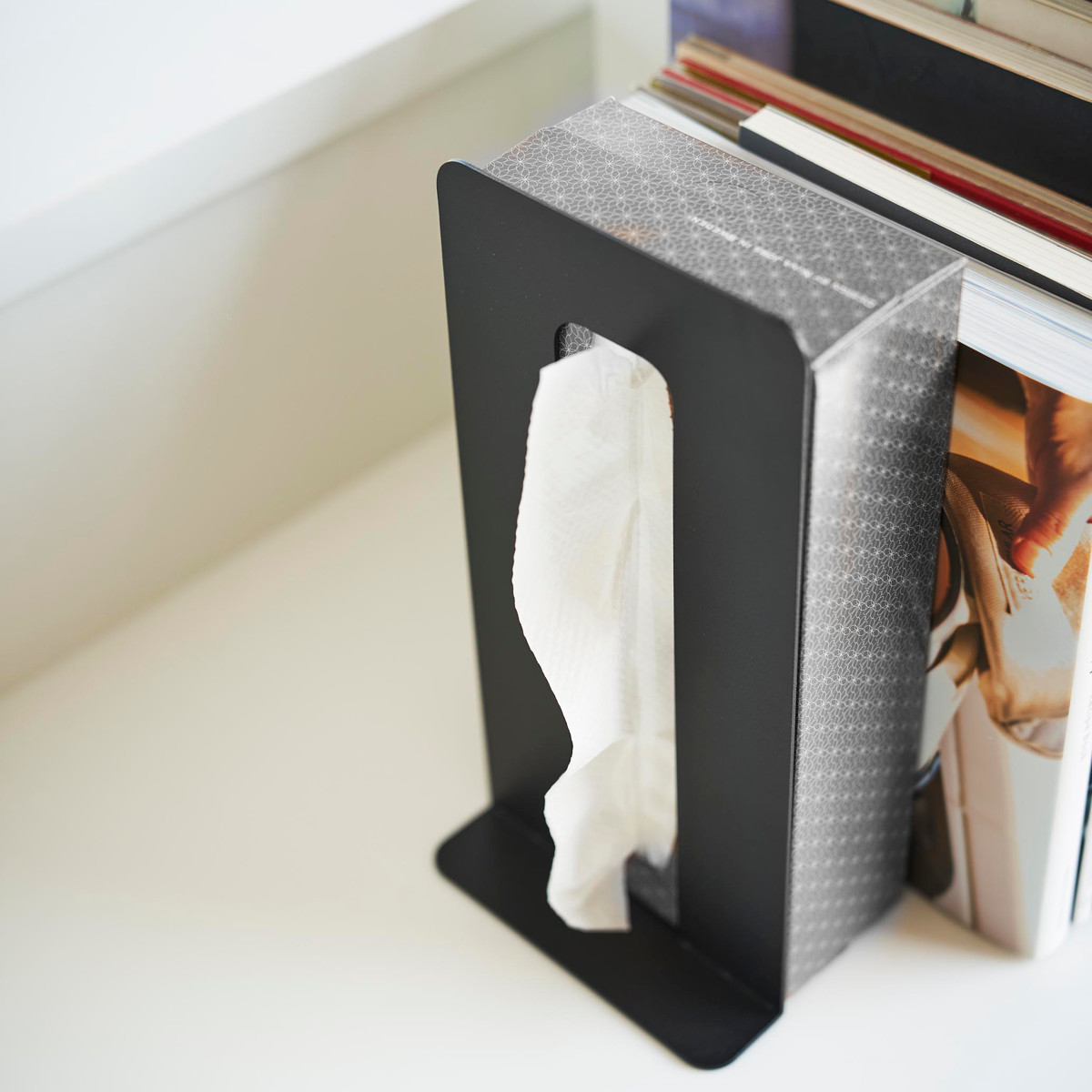 tower 山崎実業 ティッシュが引き出せるブックエンド タワー
