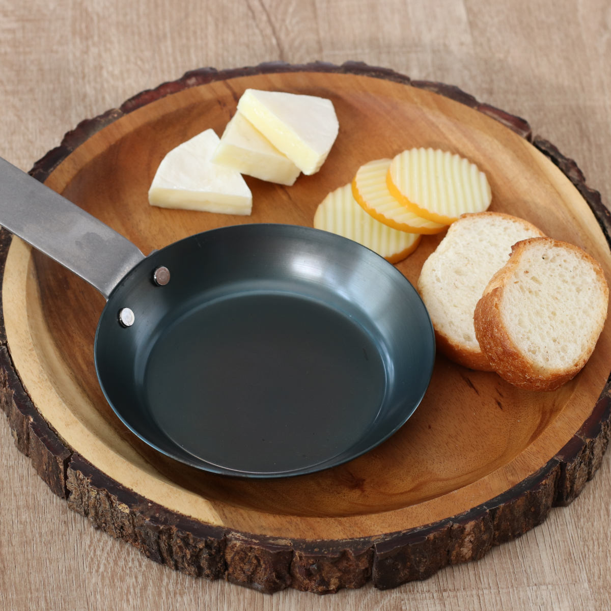 鉄フライパン 13cm オーブン対応 ミニフライパン 日本製 （ ガス火対応