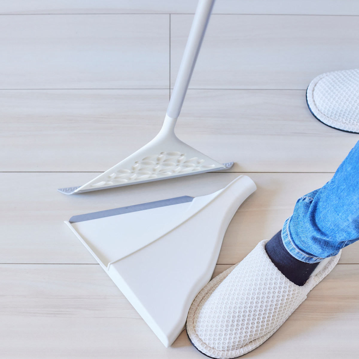 ほうき ラバー Luotta ルオッタ ラバーワイパー クロス セット 水切り （ ドライワイパー クロス付き ホウキ スクイージー 軽量 窓掃除 床掃除 浴室掃除 収納 ）