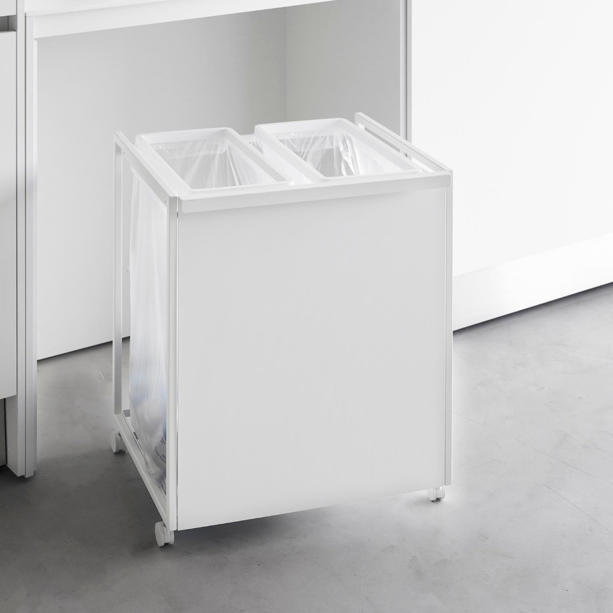 タワー　tower   ゴミ箱　分別ダストワゴン tower 山崎実業 蓋付き目隠し分別ダストワゴン タワー 45L 3分別 1822