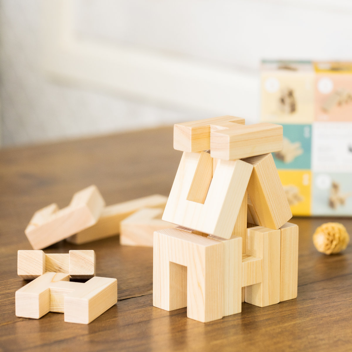 知育玩具 積み木 ひのきの積み木 HUI フーイ おもちゃ （ 木のおもちゃ 積木 つみき 木製 ブロック パズル 16ピース 収納袋付き 指遊び 0歳から ）