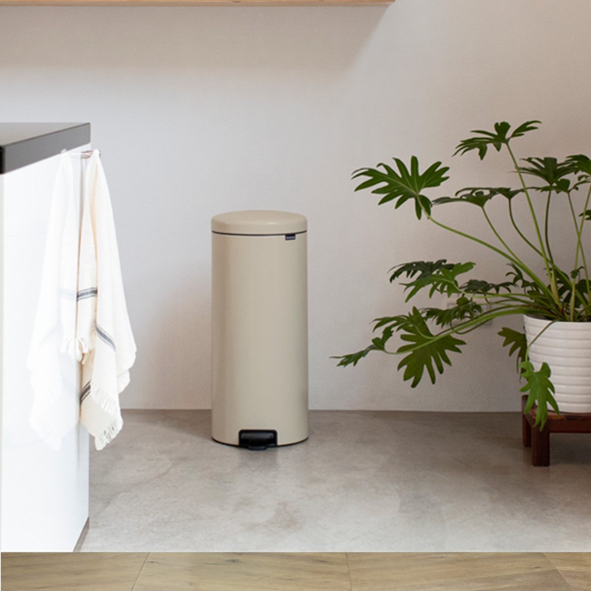 brabantia（ブラバンシア） ゴミ箱 30L ペダル式 ペダルビン （ ごみ箱