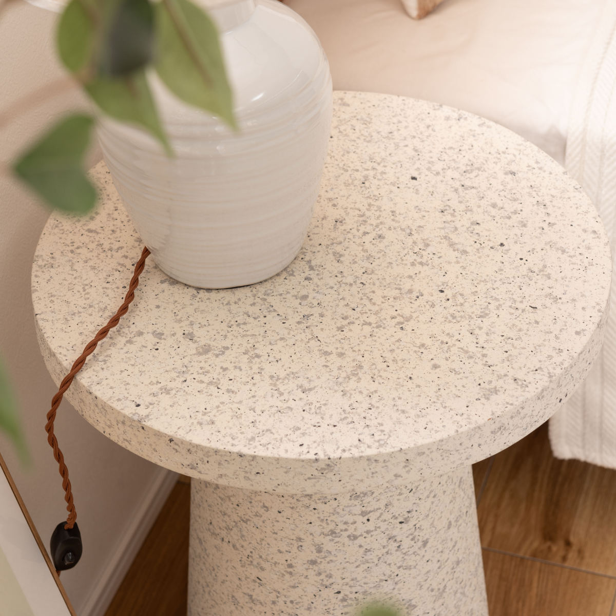 東谷 サイドテーブル 円型 直径40cm 高さ50cm テラゾー柄 （ ストーン