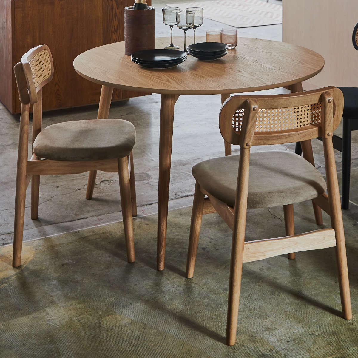 東谷 ダイニングチェア 座面高46cm 人工ラタン （ 座面 スエード調