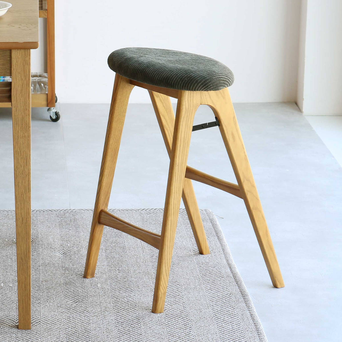 木製楕円形スツール 　高さ60cm ICHIBA（市場） スツール 折りたたみ 高さ60.5cm 天然木 （ スリム 座