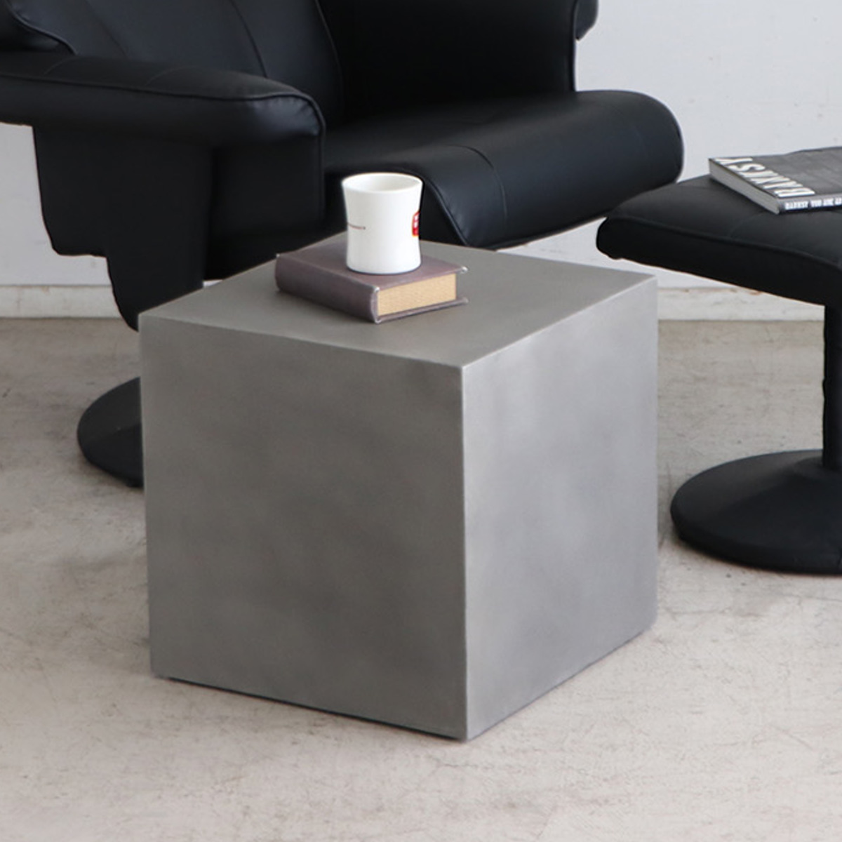 東馬（Tohma） サイドテーブル ディスプレイブロック 高さ40.5cm UP