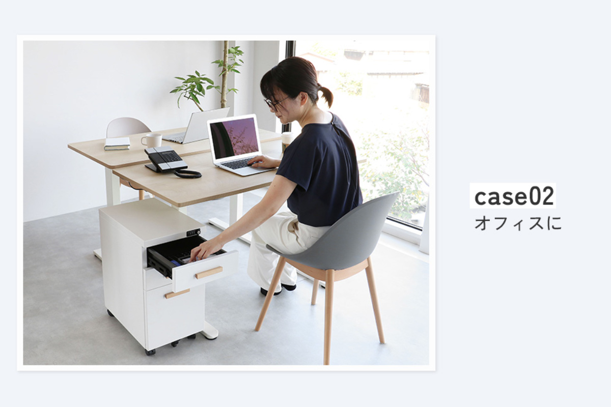 電動昇降デスク ホワイト 120cm x 60cm x 72-118cm 新品 電動昇降デスク 幅120×奥行60×高さ72〜118cm （ 昇降デスク 高さ調節