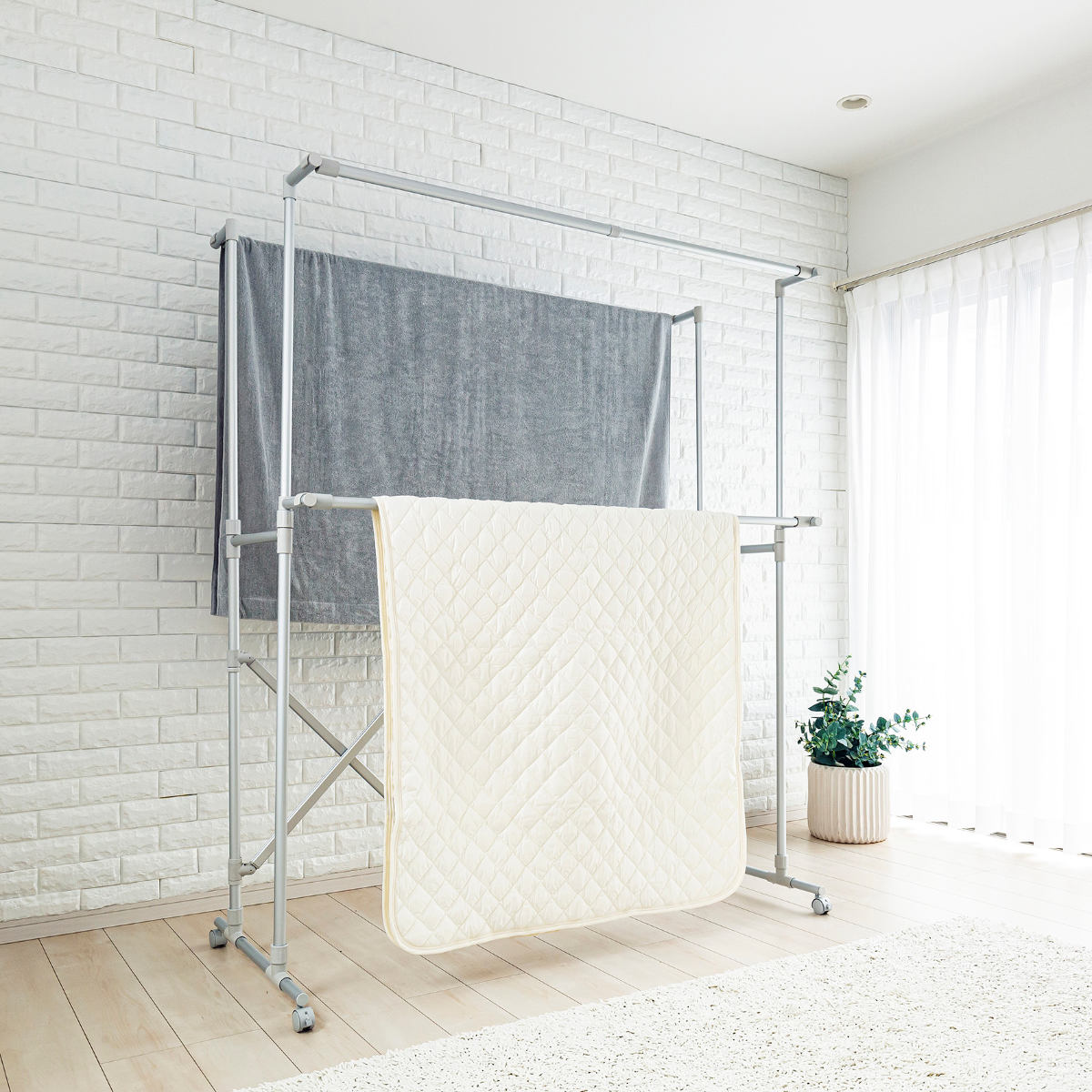 物干し 室内物干し 伸縮自在物干し台 アルミ （ 室内干し 物干しスタンド 伸縮 2段 キャスター付き 布団干し ）