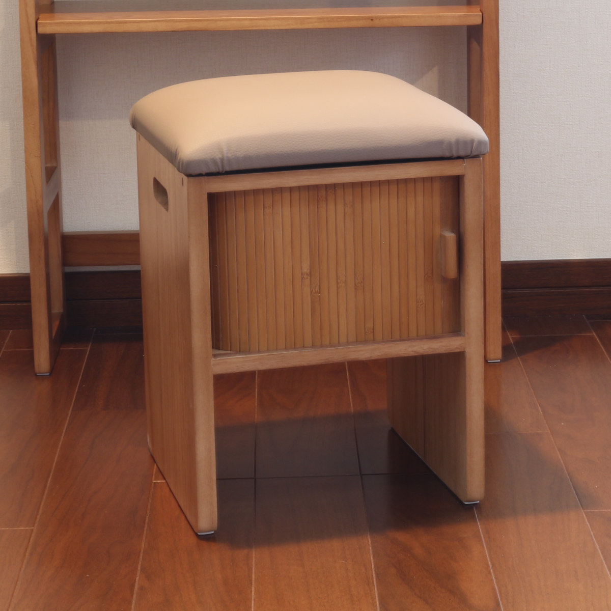 OSMAC スツールボックス 座面高37cm ジャバラ扉 天然木桐製 （ 木製