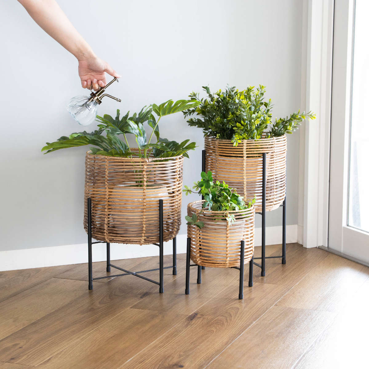 鉢カバー 脚付き（鉢、プランターカバー）｜園芸用品 | 花