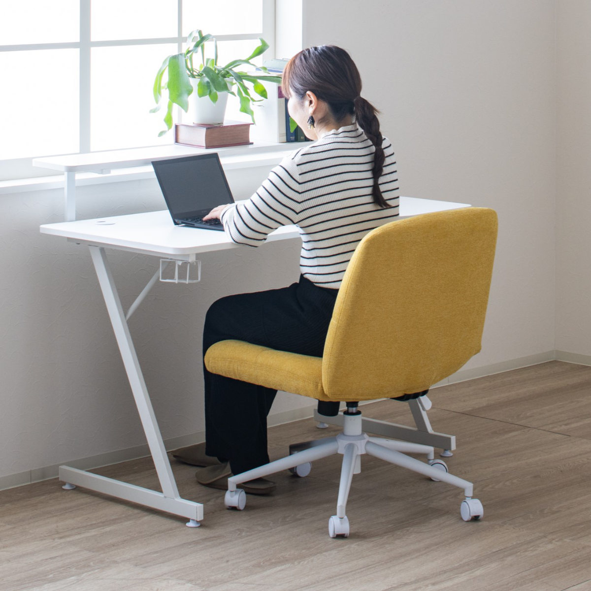 オフィスチェア あぐらがかける 座面ワイド 昇降式 座面高44〜51cm