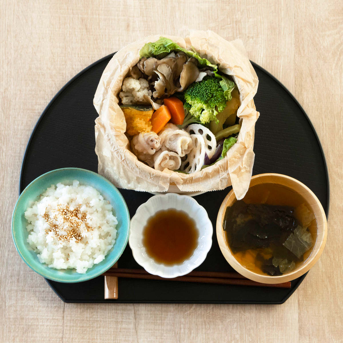 お盆 ノンスリップ 抗菌 半月盆 ( 半月膳 ...の詳細画像3