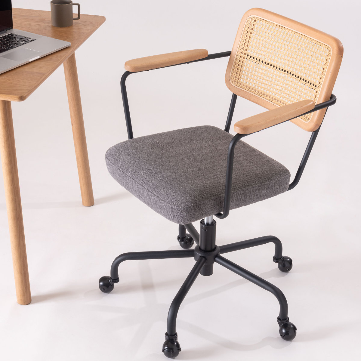 form オフィスチェア 昇降式 座面高44〜51cm デスクチェア エルダー （ ワークチェア パソコンチェア キャスター付き ラタン調 天然木 木製 肘掛け スチール ）_8