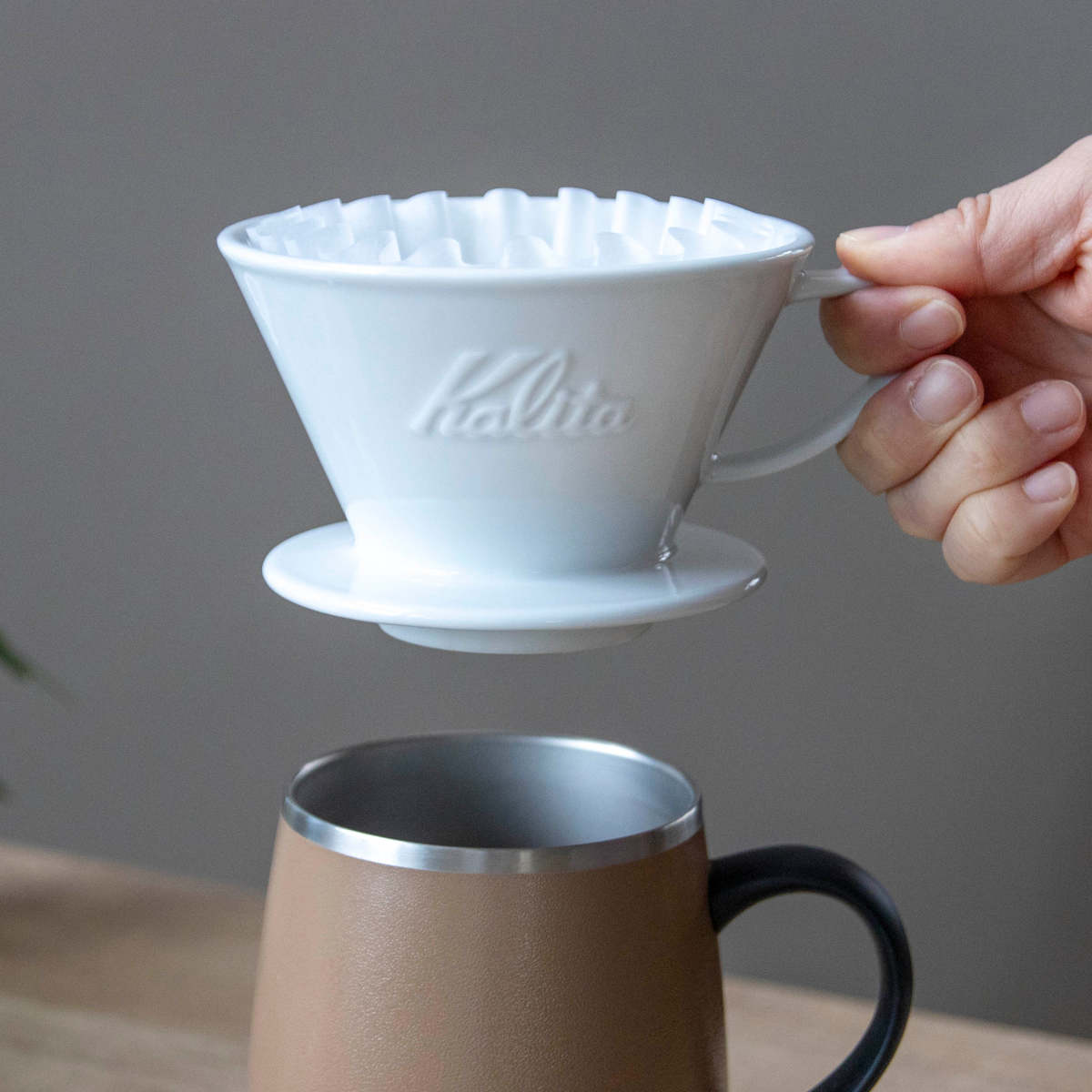 Kalita（カリタ） HA185 ドリッパー ウェーブ （ 2〜4人用 磁器 波佐見