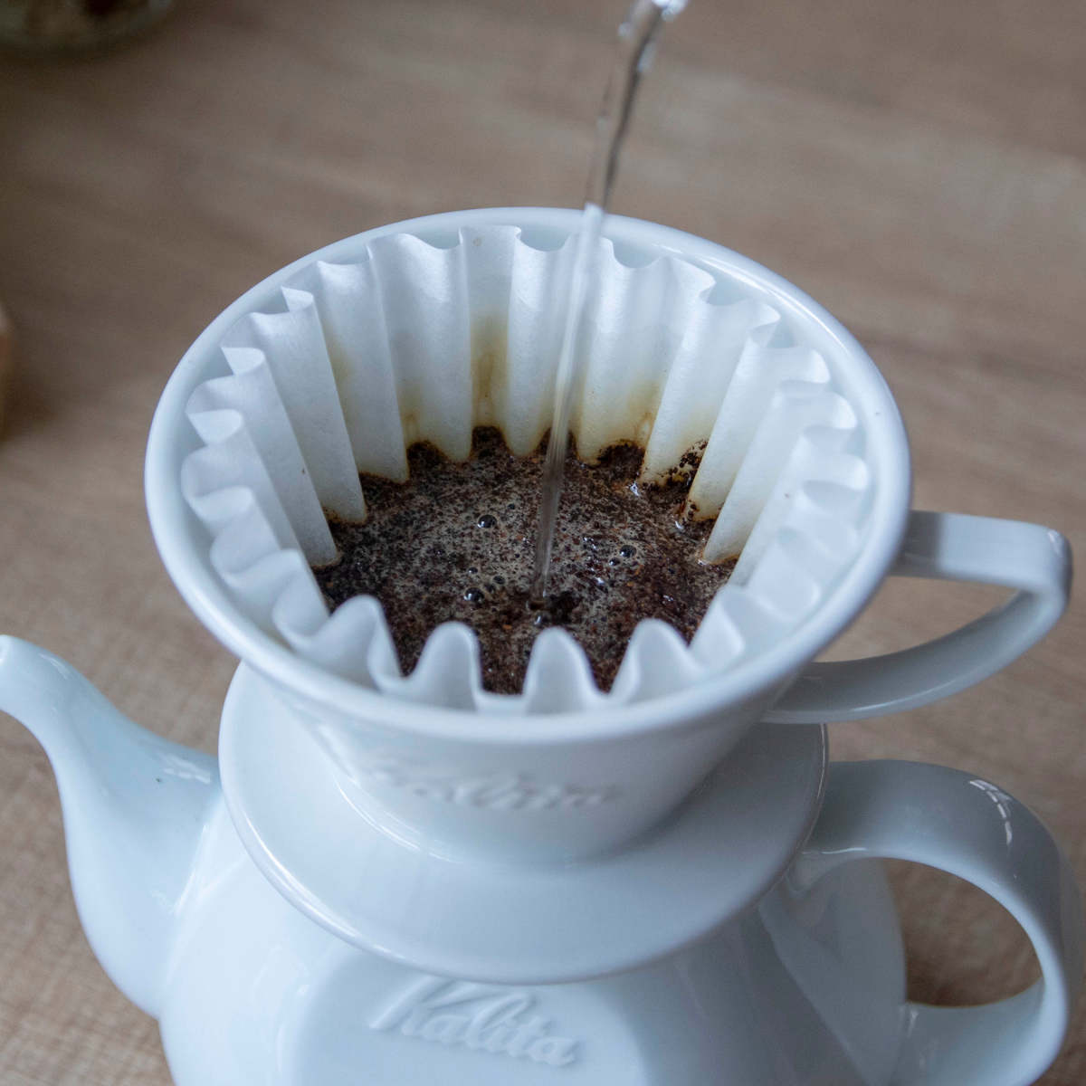 Kalita（カリタ） HA185 ドリッパー ウェーブ （ 2〜4人用 磁器 波佐見