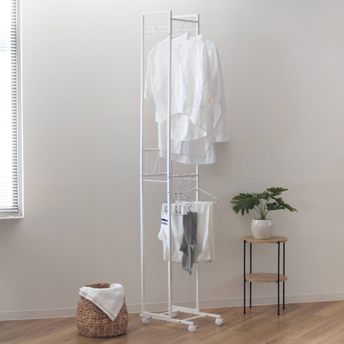 ハンガーラック 2段 スリム 伸縮タイプ キャスター付き （ コート