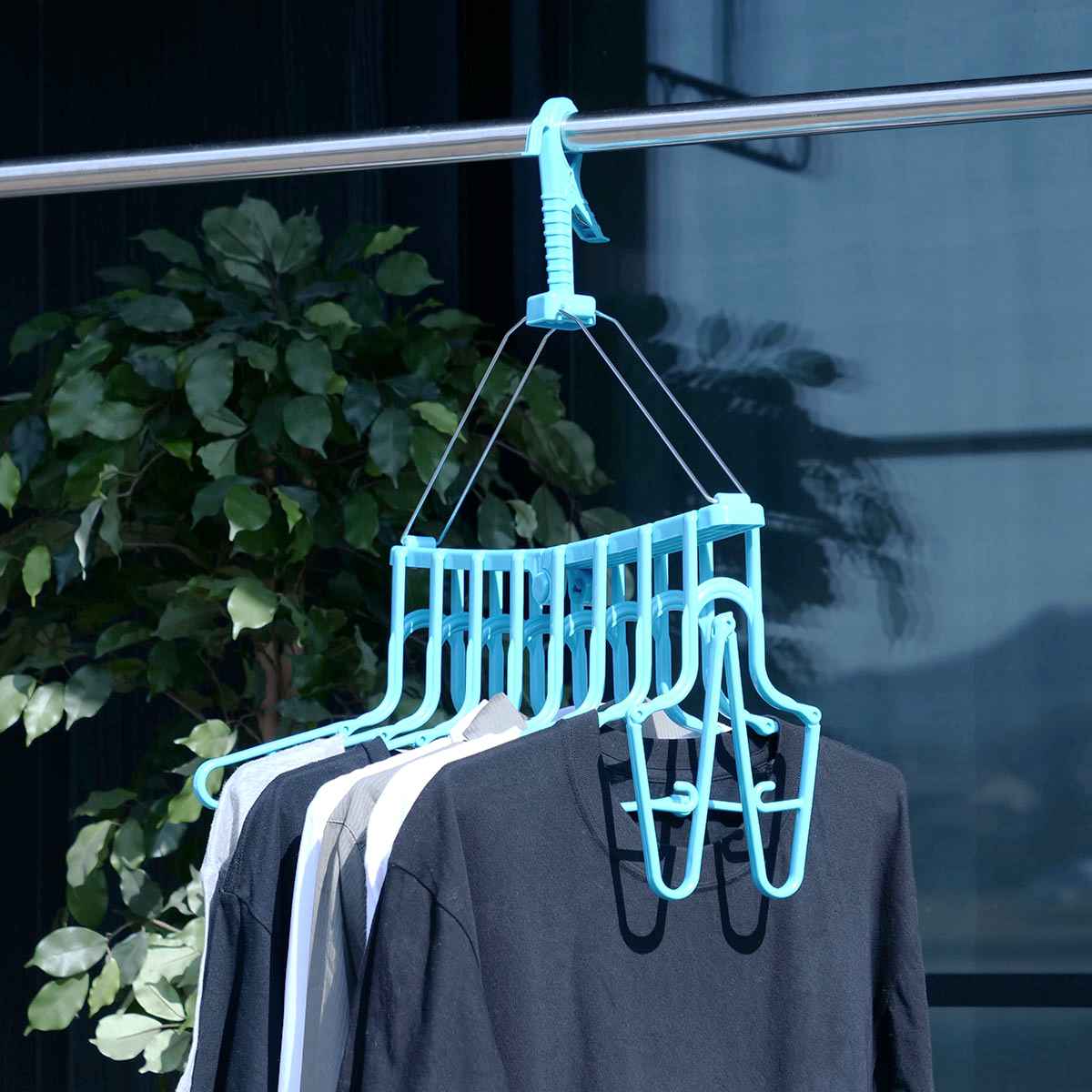 洗濯ハンガー 8連 新機能・たためる８連ハンガー （ 連結ハンガー 洗濯 折り畳み 折りたたみ ハンガー ）