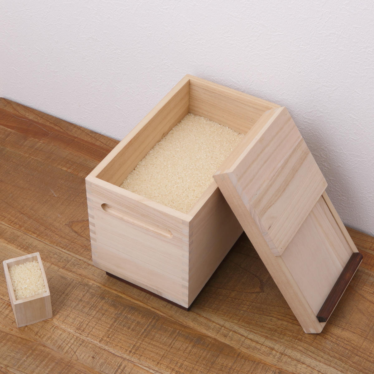 OSMAC 米びつ 桐製 Rice Box 5kg 計量マス付き （ キャスター付き 桐