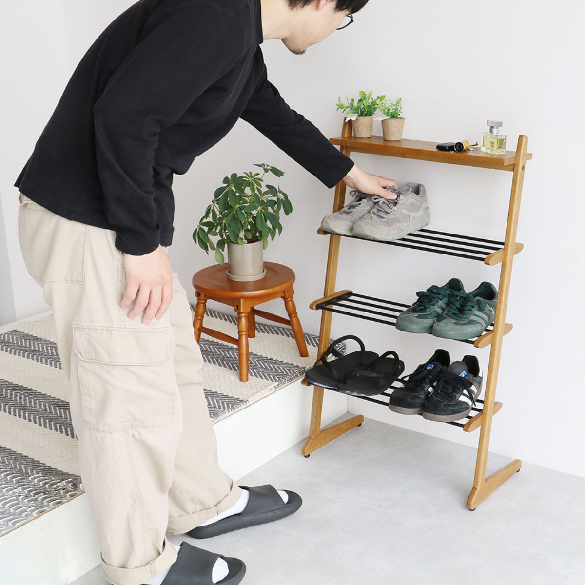 北海道/千歳市 3段シューズラック 木製 靴 収納 色々な用途に使用可能 近郊配送/店頭でのお受渡し大歓迎! 楽天市場】積み重ね可能 シューズラック 伸縮 省スペース 3段 靴棚