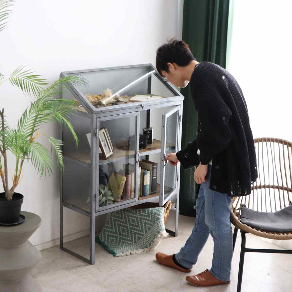 東馬（Tohma） ディスプレイラック 幅80cm アンティーク調 ガラス 完成