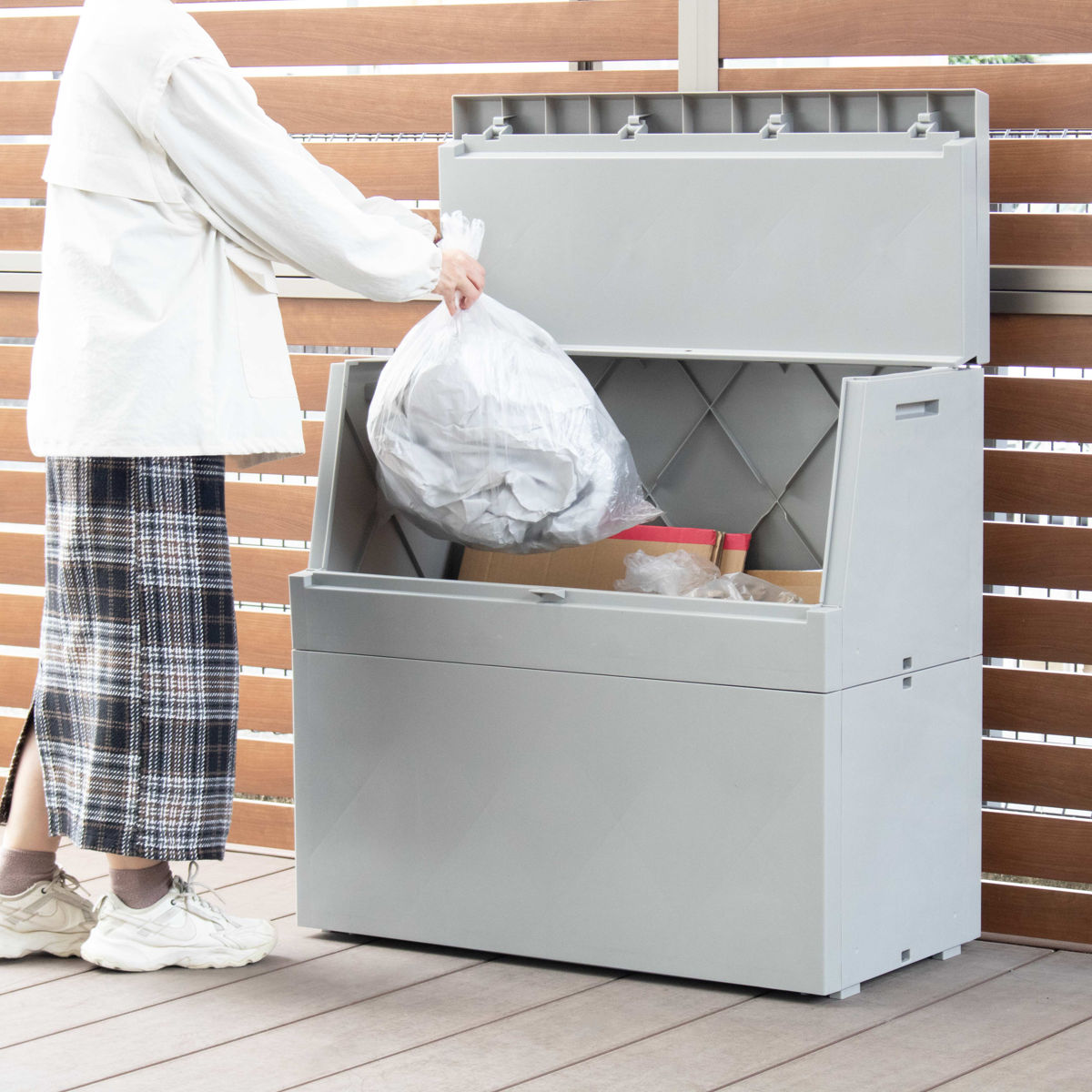 INABA 屋外ゴミ箱　美品 RISU（リス） 特典付き ゴミ箱 SOLOW 250L 出し入れがスムーズな屋外