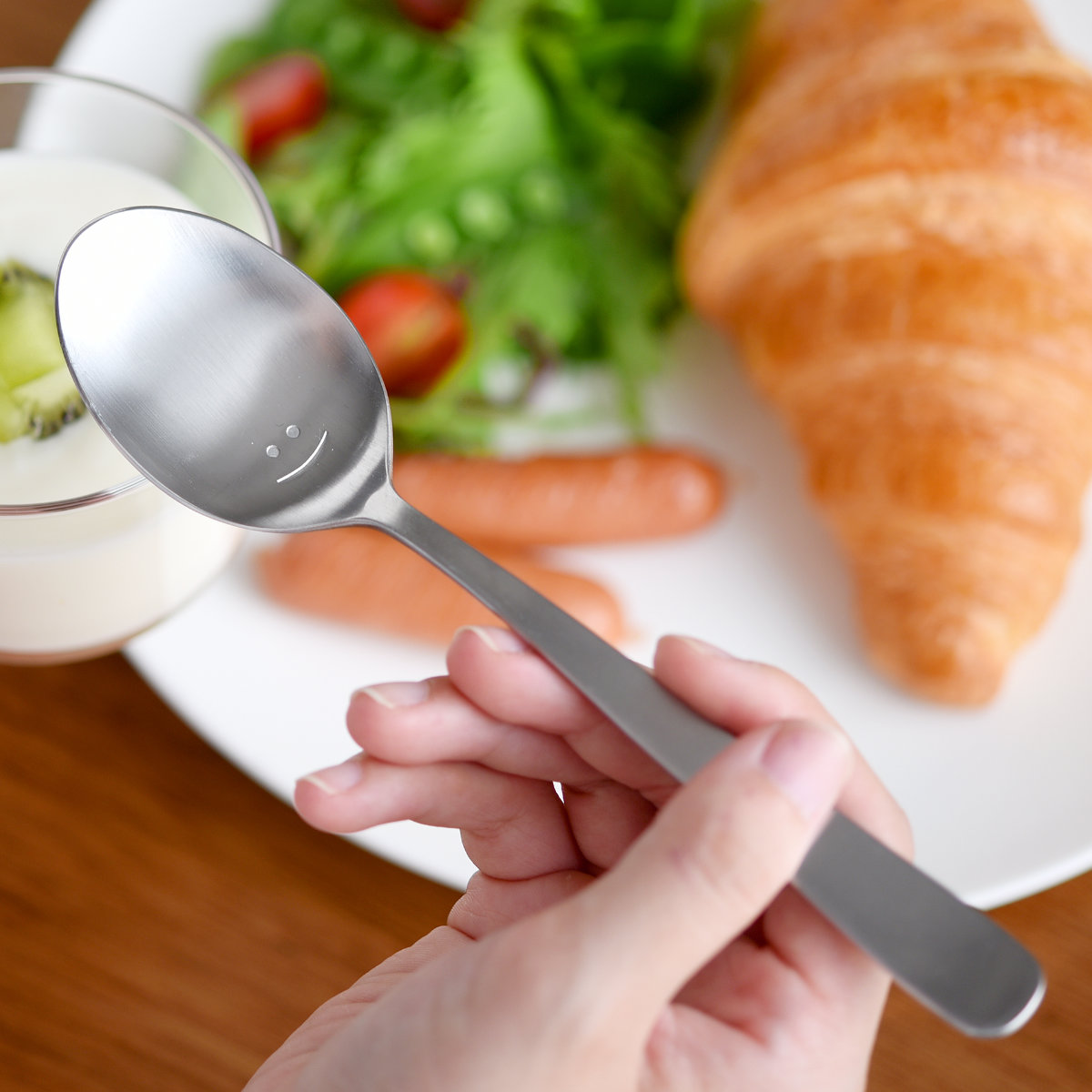 スプーン 逸品物創 スマイルスプーン 4本セット （ ステンレス 日本製