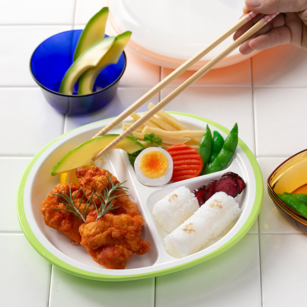 ランチプレート プラスチック 食器 フタ付きランチプレート 丸型 楽弁