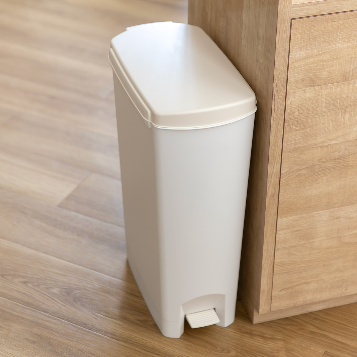 TONBO（新輝合成） ゴミ箱 26L ふた付き セパ 抗菌 超 スリム ペダル