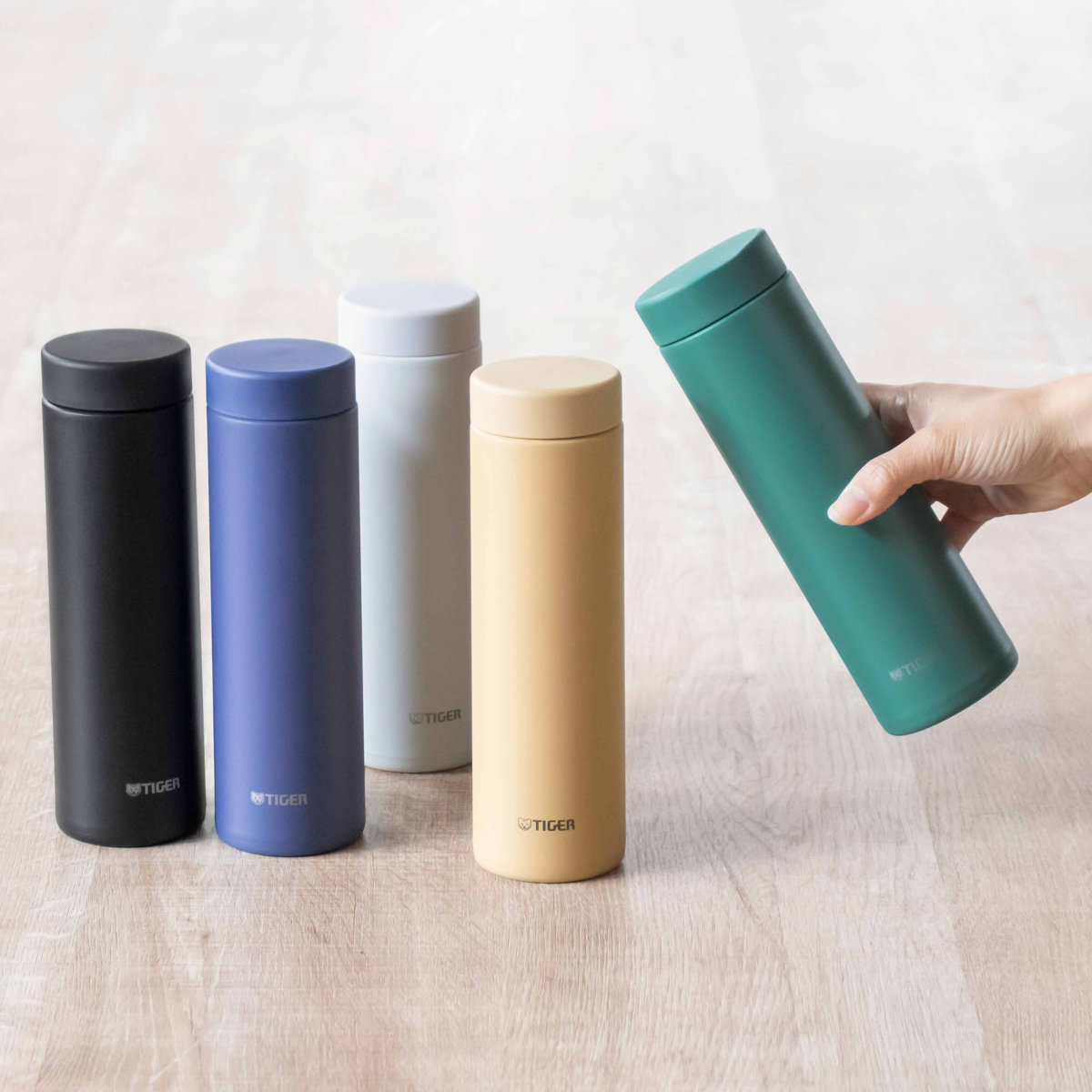 タイガー魔法瓶 タイガー 水筒 500ml 真空断熱ボトル スクリューマグ