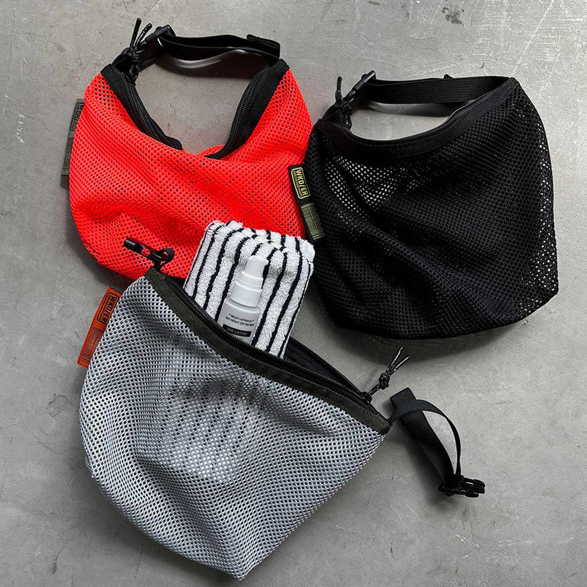 ポーチ シンプル WKD MESH JOINT POUCH （ 持ち手付き バッグ 手提げ かばん 鞄 中身が見える 軽い ファスナー式 ）