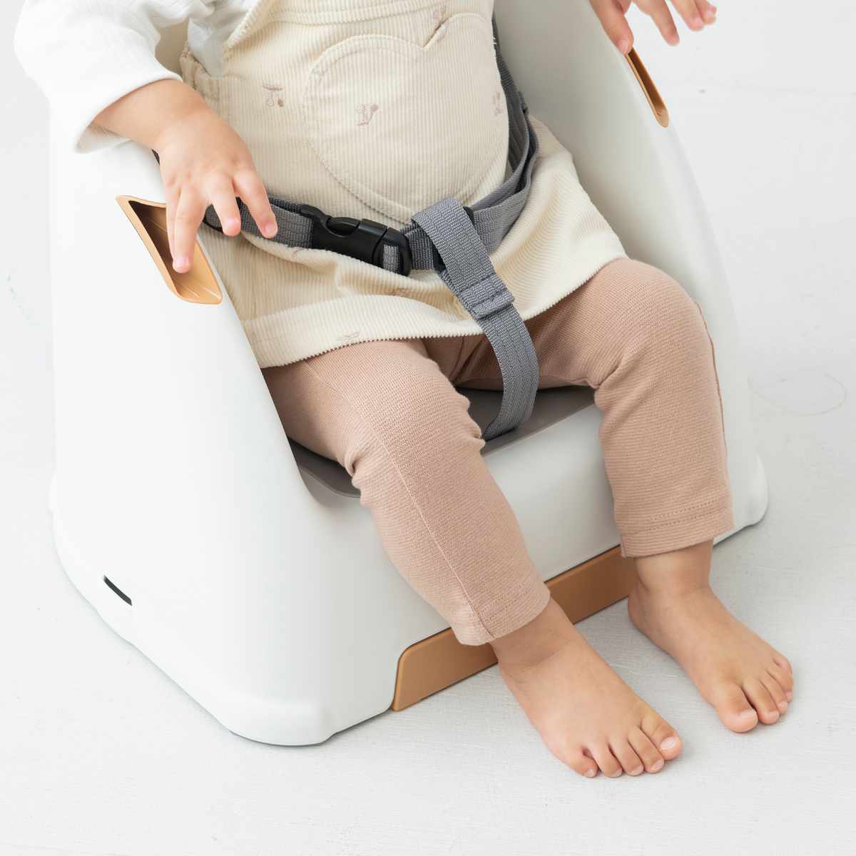 ベビーチェア フィージー R ステップ付き 6カ月〜3才頃 （ リッチェル ローチェア テーブル付き 食事チェア ベビー用椅子 子供用 ベビー 赤ちゃん ）の画像