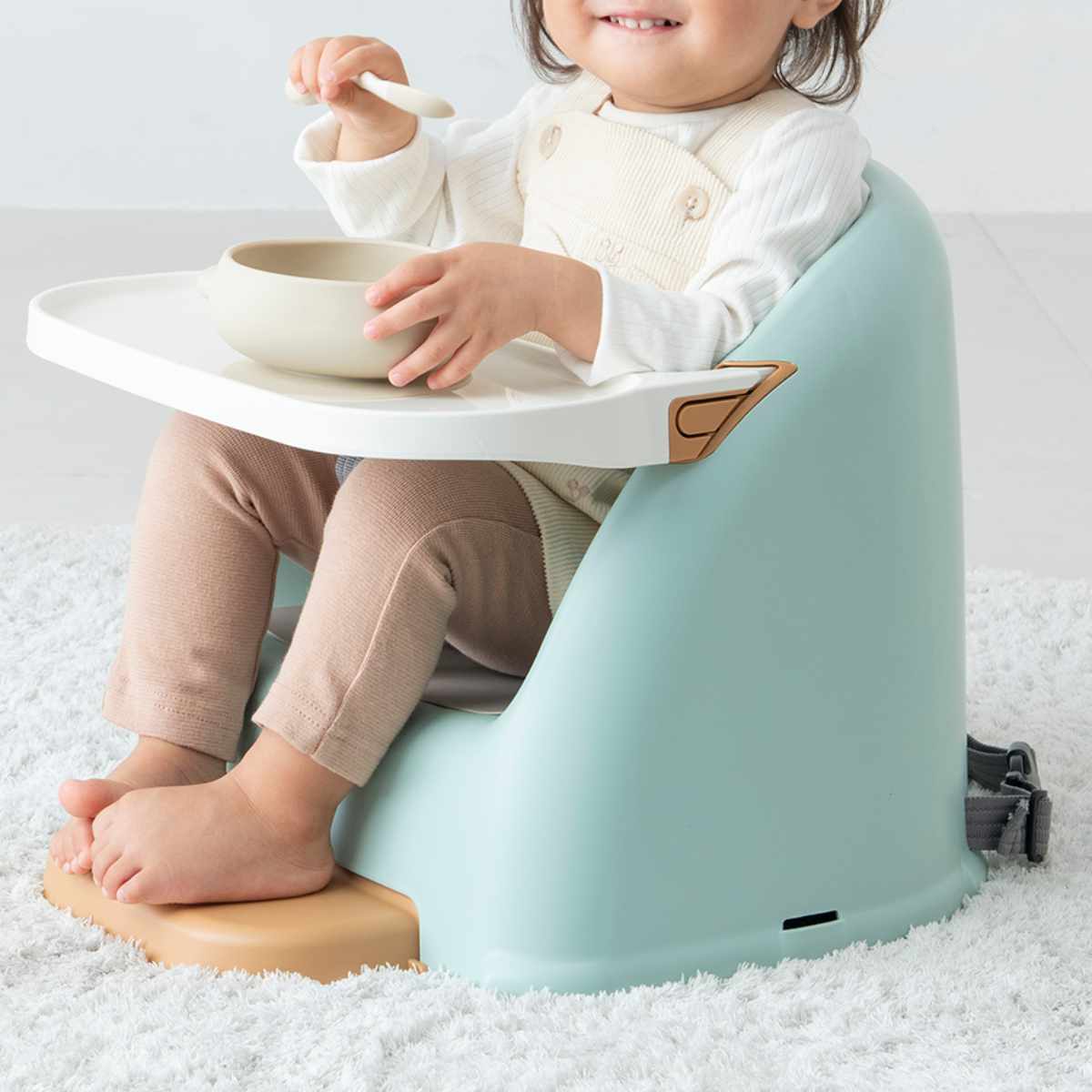 ベビーチェア フィージー R ステップ付き 6カ月〜3才頃 （ リッチェル ローチェア テーブル付き 食事チェア ベビー用椅子 子供用 ベビー 赤ちゃん ）の画像