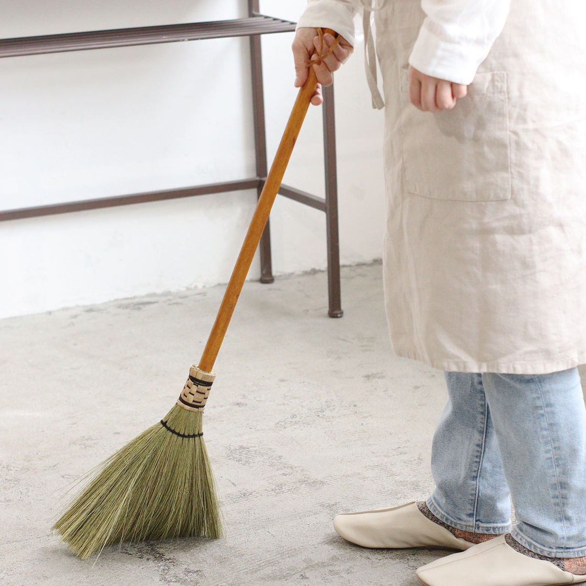 ほうき タイガーグラス Mサイズ （ 箒 ホウキ 玄関掃除 掃き掃除 庭ほうき 柄付き おしゃれ ）